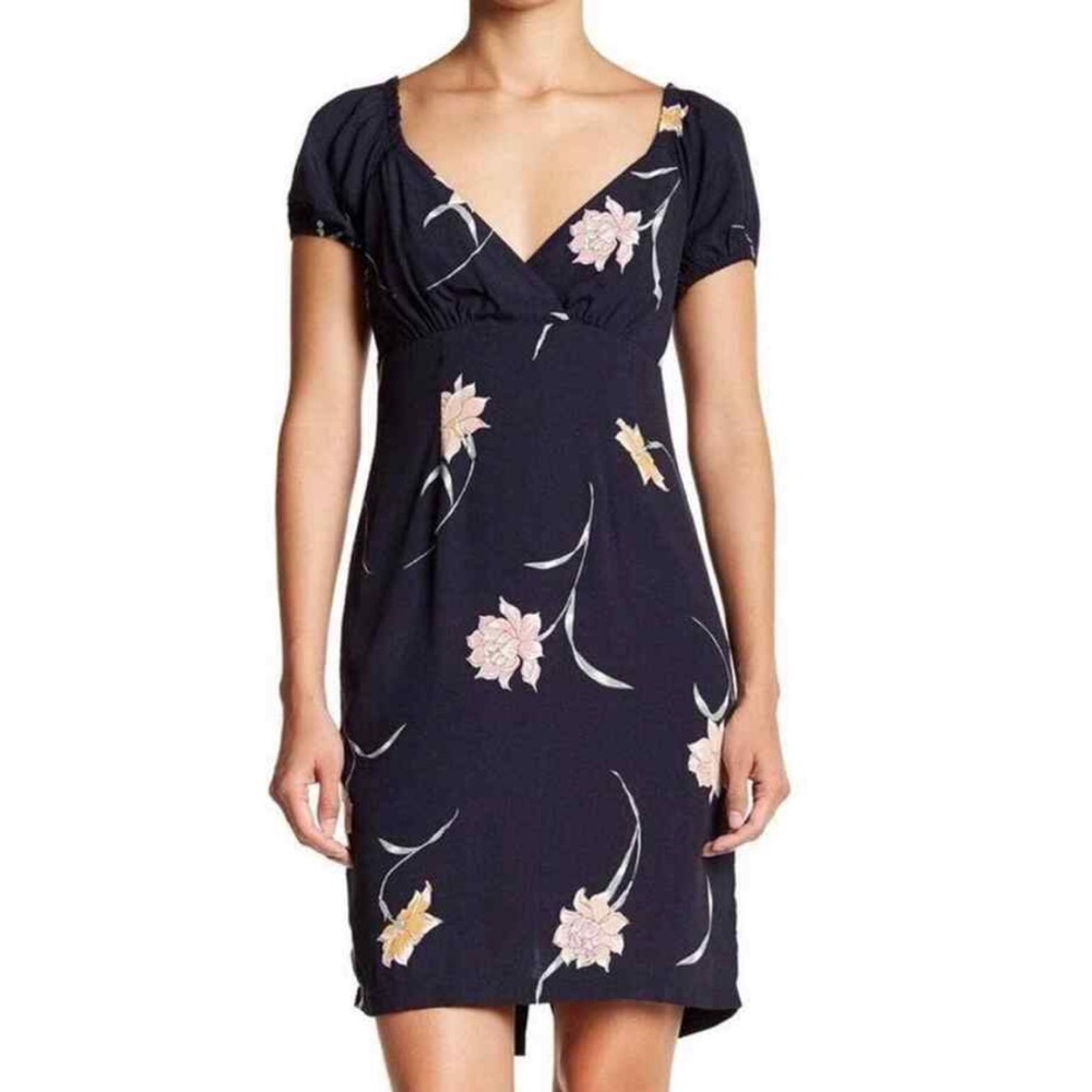 ASTR the label navy floral cap puff sleeve dress size small